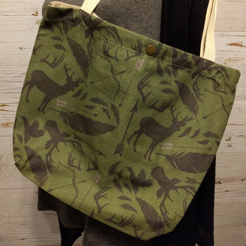 HUNTERS DREAM TOTE